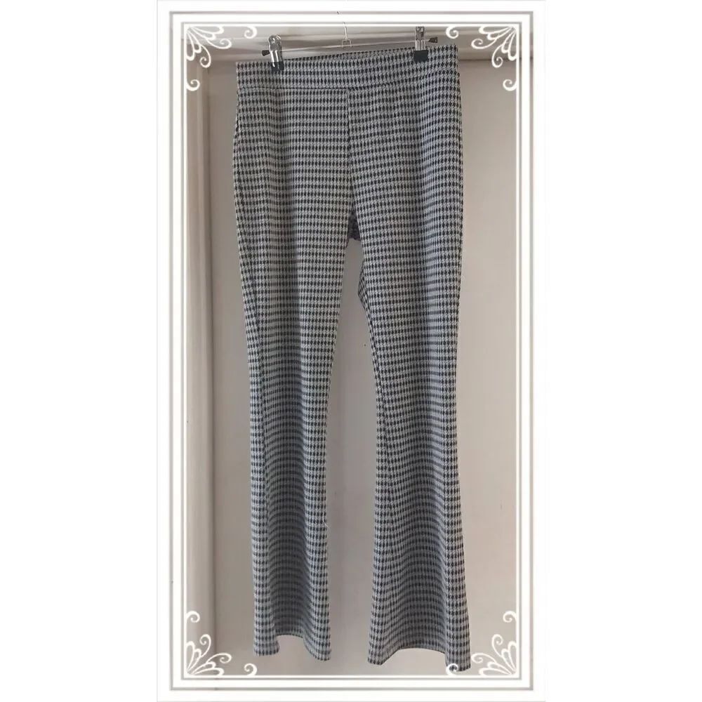 NWOT~Ambiance Classy Black & White Houndstooth Stretch Flare Leg Pants Sz L